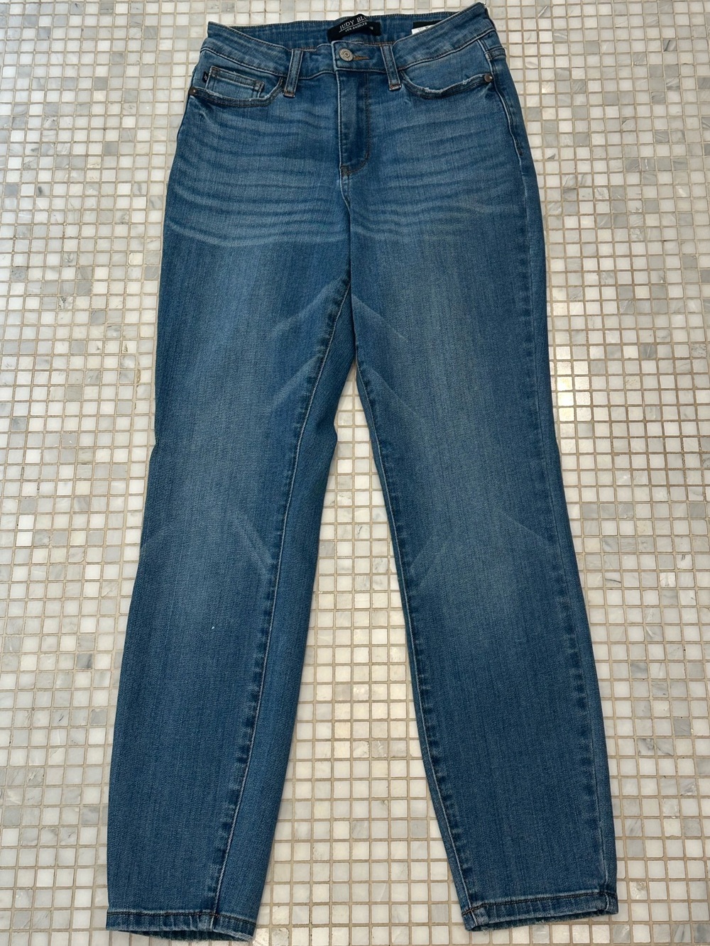 Judy Blue Slim Straight-Leg Jeans in Medium Blue Wash